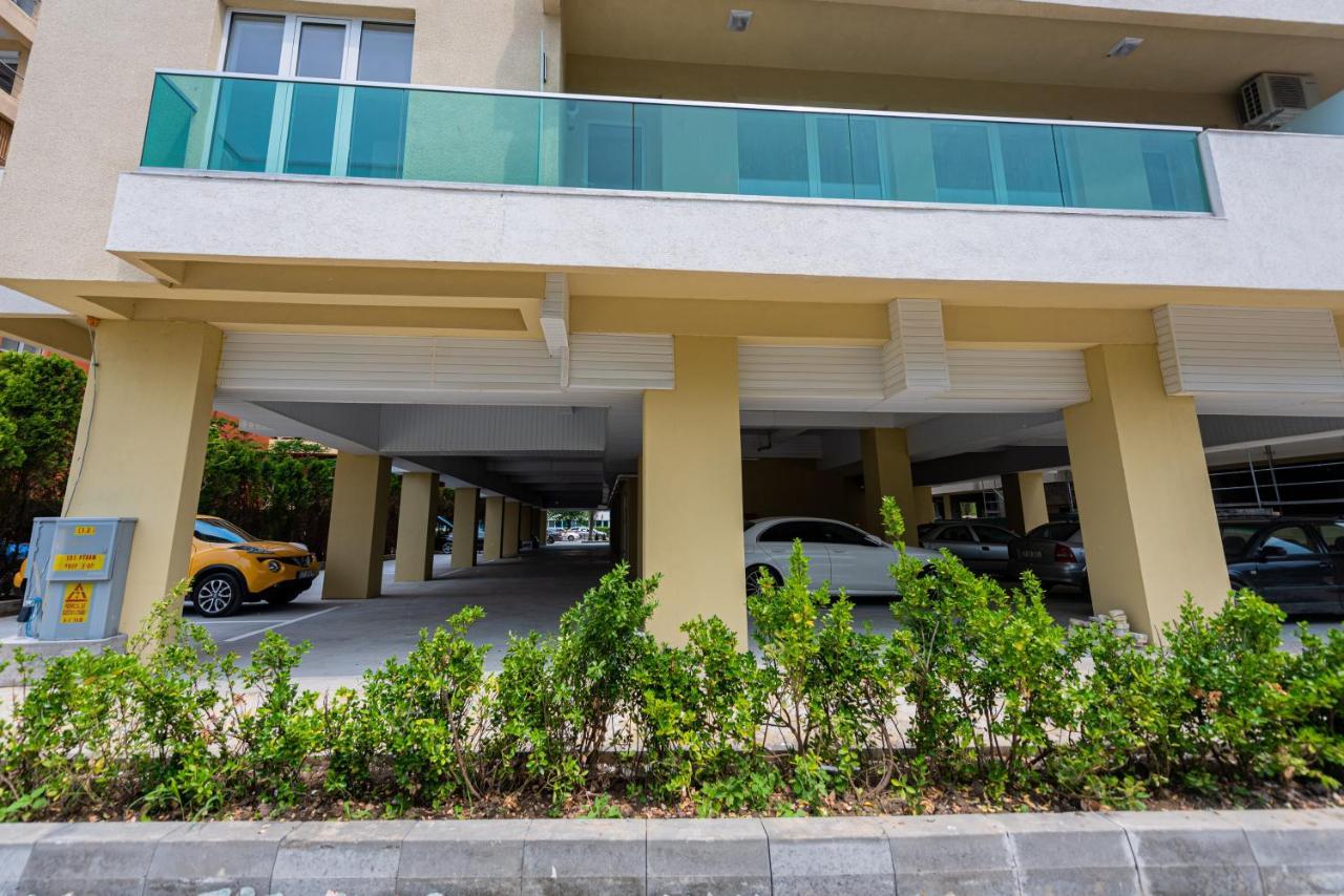 Royal Moonlight Apartment Mamaia Bagian luar foto