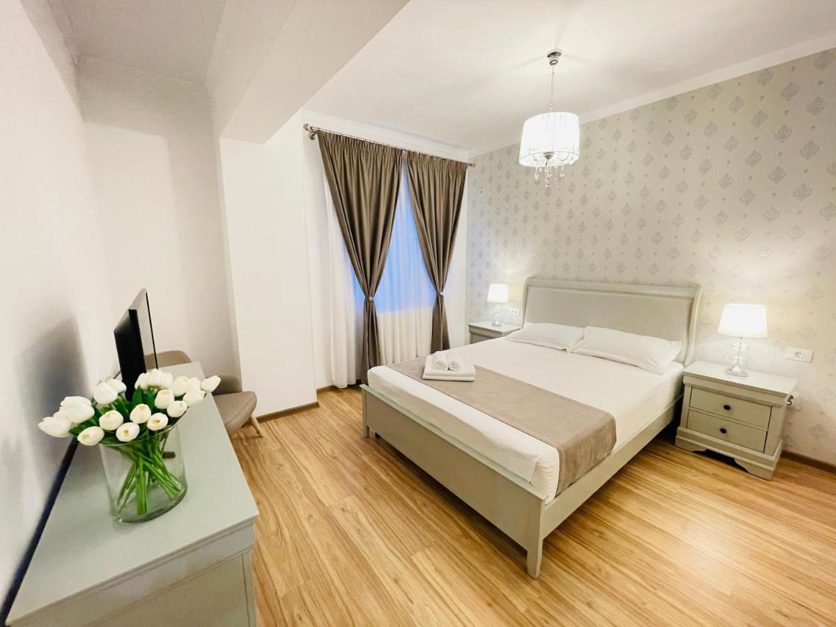 Royal Moonlight Apartment Mamaia Bagian luar foto