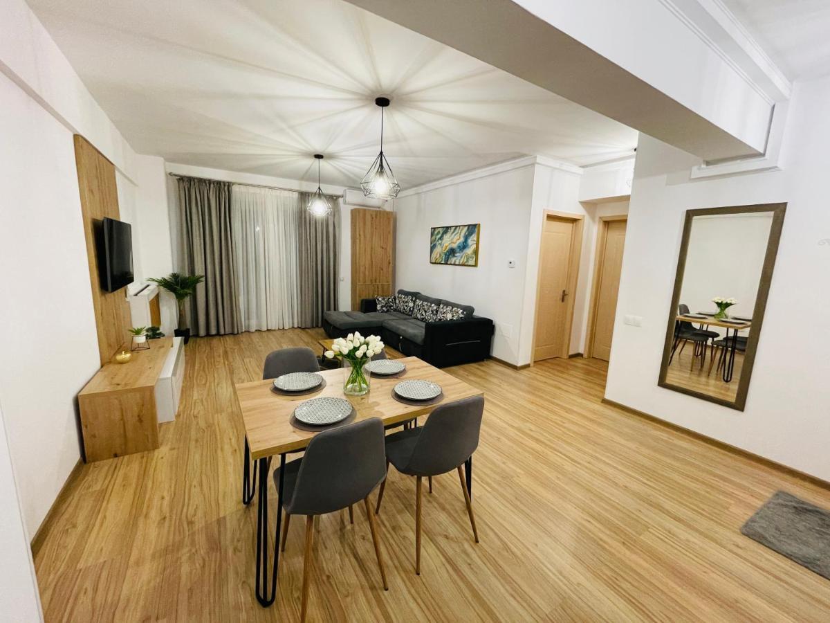 Royal Moonlight Apartment Mamaia Bagian luar foto