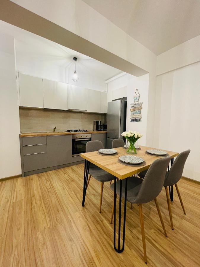 Royal Moonlight Apartment Mamaia Bagian luar foto